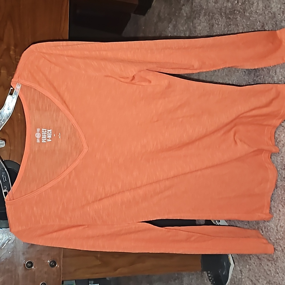 Womens LS tee